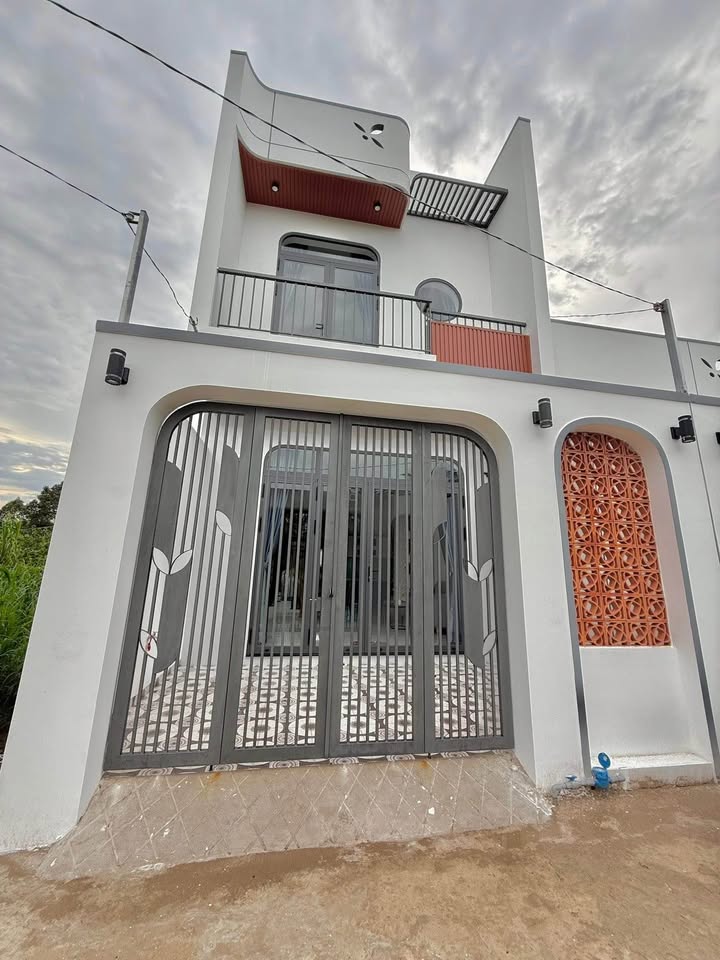 Nhà 2 lầu tại Bửu Long 100m² giá 1.85 tỷ - Ngộp bán gấp!