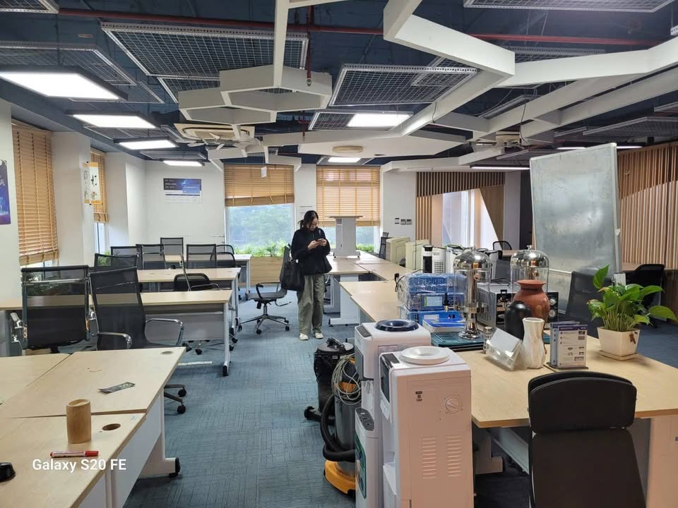 Văn phòng cho thuê Khúc Thừa Dụ, Cầu Giấy 160m² giá 25 triệu - Không gian làm việc lý tưởng!