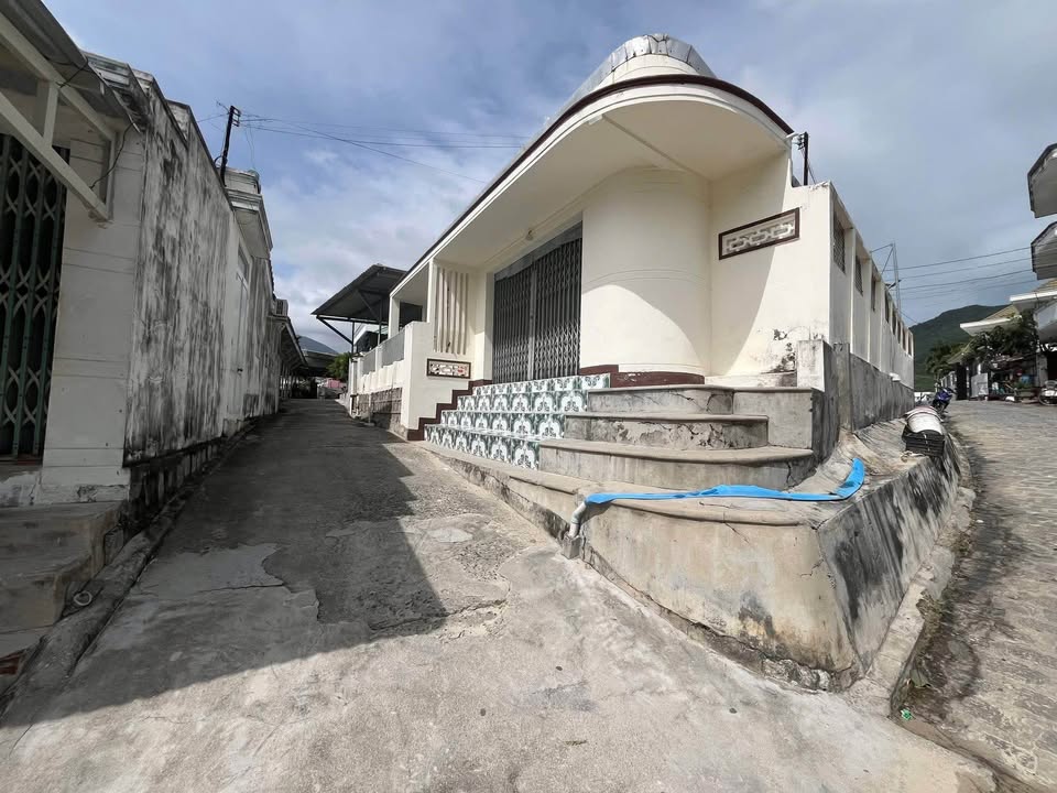 Nhà mặt tiền Biển Ninh Vân 238m² giá 6.238 tỷ - View biển tuyệt đẹp!