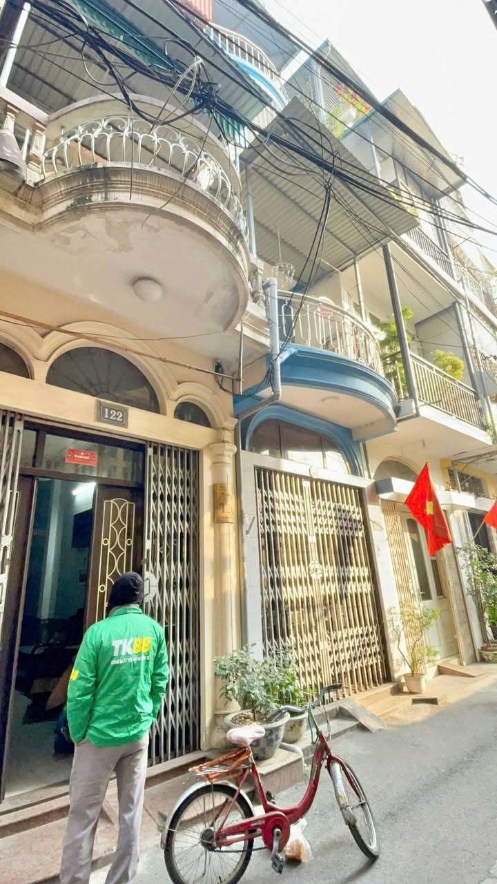 Nhà cho thuê tại 122 Dốc Thọ Lão, Quận Hai Bà Trưng - Phù hợp kinh doanh và sinh hoạt ngay!