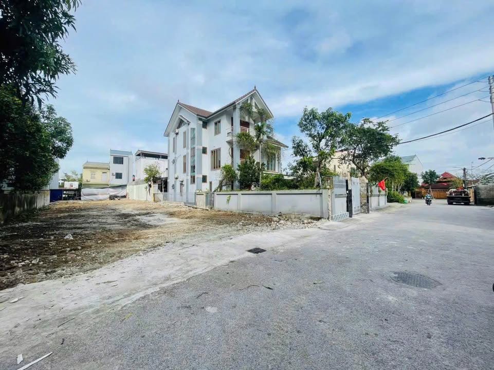 Đất chính chủ Quán Bàu - Vinh 90m² giá 4.45 tỷ - Vị trí trung tâm thuận lợi!