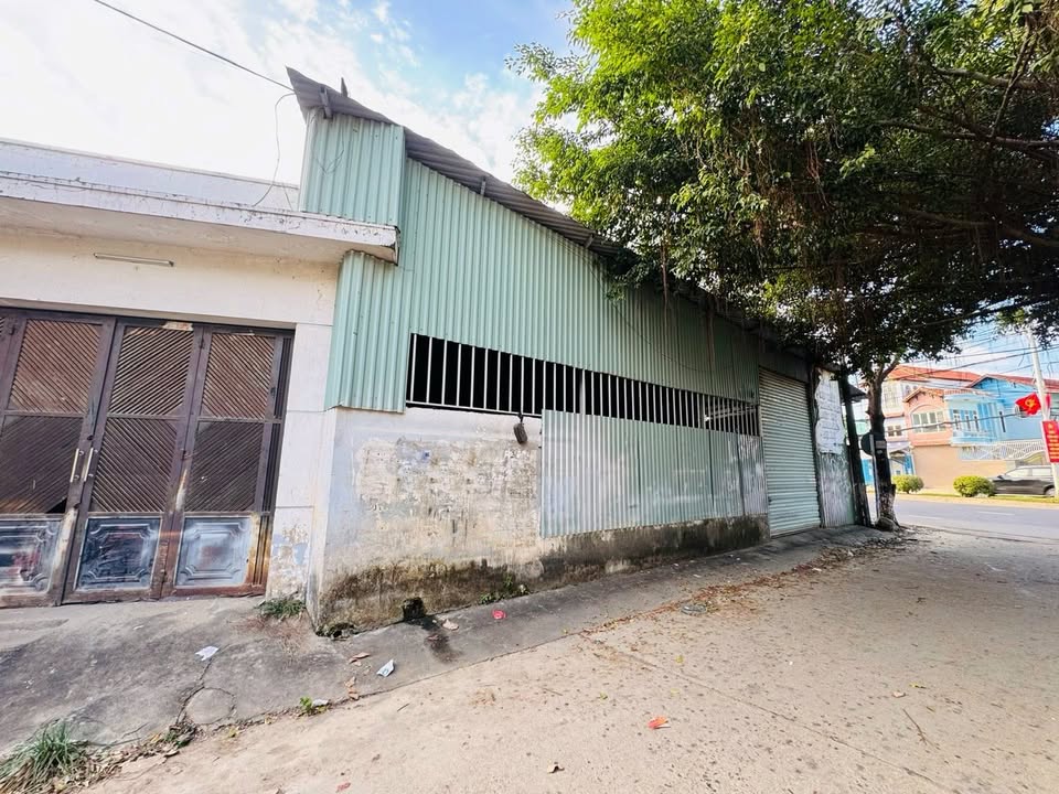 Đất mặt tiền đường 23/10, Vĩnh Trung 218m² giá 4.5 tỷ - Cơ hội đầu tư tuyệt vời!