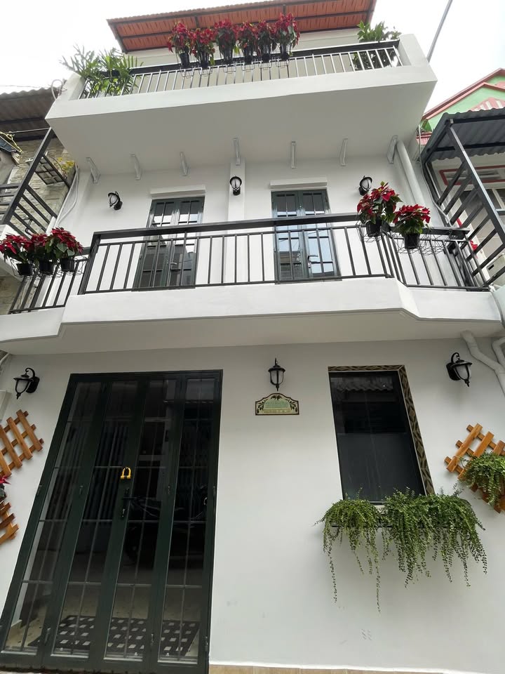 Nhà bán mới Gò Vấp 22m² giá 4.35 tỷ - Full nội thất, sẵn sàng vào ở!