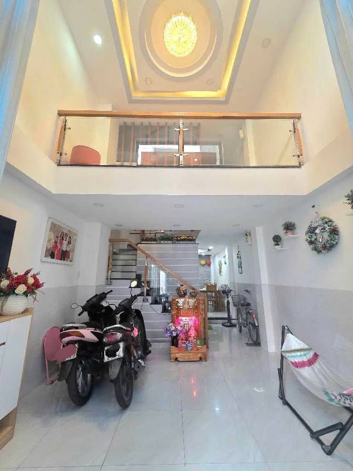 Nhà 5 Tầng 45m² Gò Vấp - Gần Trường ĐH Công Nghiệp - Giá Hơn 6 Tỷ!