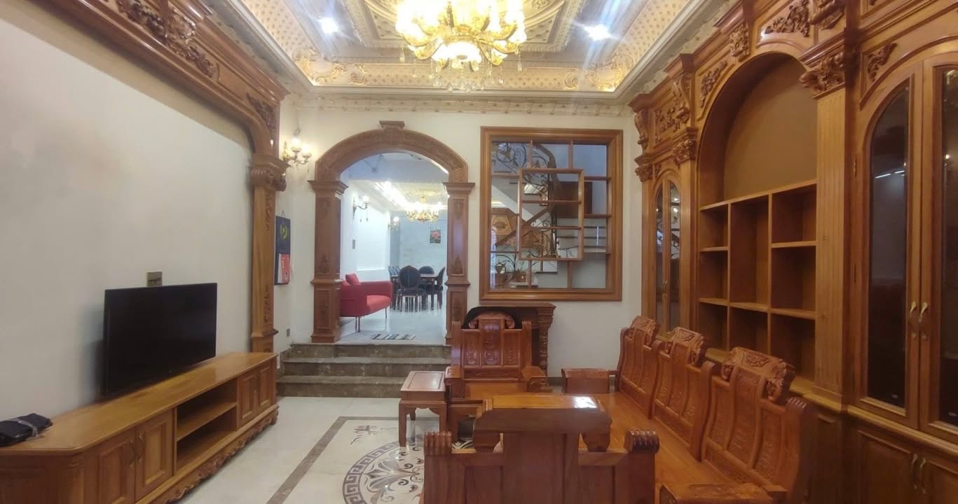 Nhà gỗ gõ đỏ 91m² Trung tâm Thanh Khê - Độc đáo, sang trọng, giá tốt!