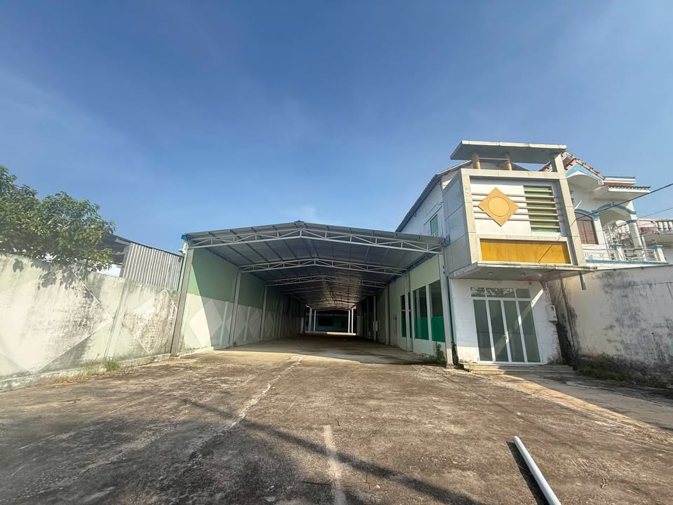 Cho thuê kho mặt tiền đường Võ Văn Kiệt, Tp Sóc Trăng 2500m² - Thích hợp kinh doanh đa dạng!