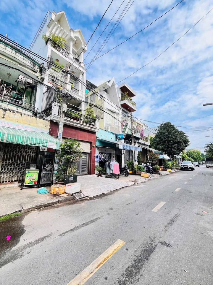 Dãy trọ mặt tiền đường T8, quận Tân Phú, 100m² giá 9.8 tỷ - Đầu tư sinh lời tốt!