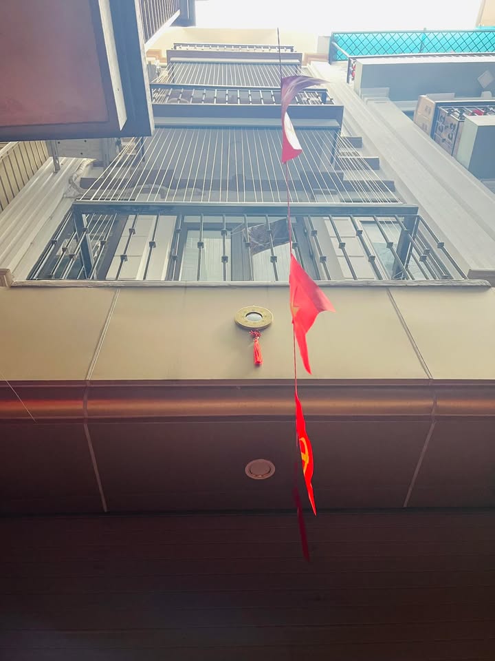 Nhà riêng Ngõ 814 đường Láng 40m² giá 12 tỷ - Vị trí cực hiếm, sẵn sàng ở ngay!