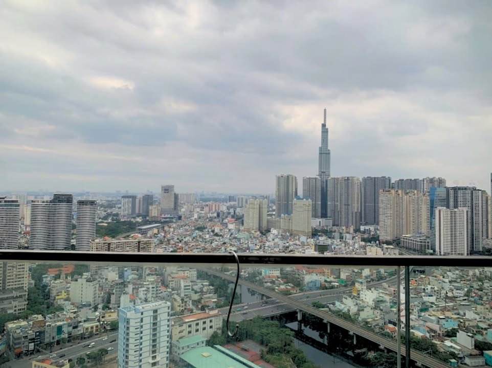 Căn hộ Vinhomes Golden River (Bason) 74m² giá 14 tỷ - Thiết kế hiện đại, sẵn sàng vào ở!