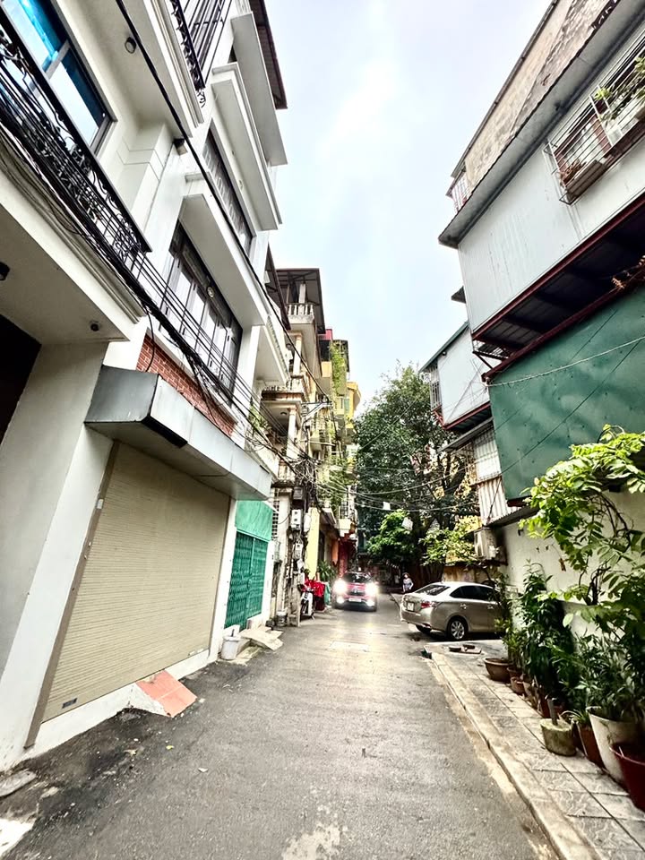 Nhà Phân Lô Quân Đội Hoàng Sâm, 60m², giá 18 tỷ - Kinh doanh sầm uất!