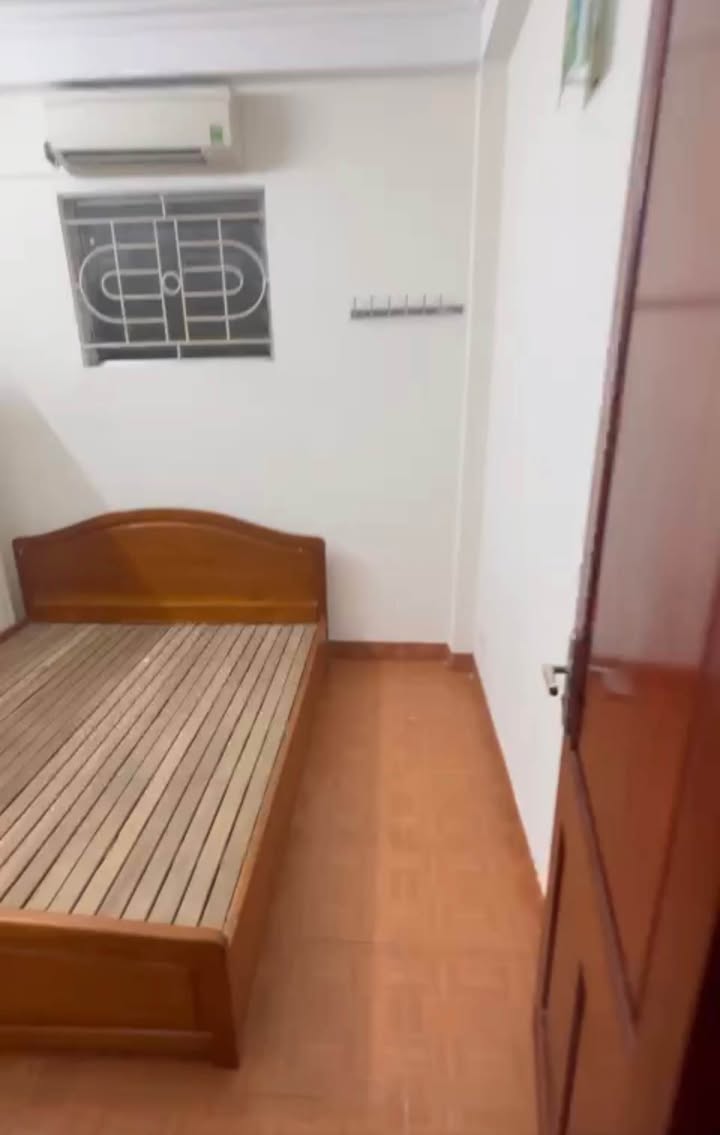 Nhà cho thuê tại Bồ Đề, Long Biên 32m² giá 9 triệu - Vào ở ngay, đầy đủ tiện nghi!