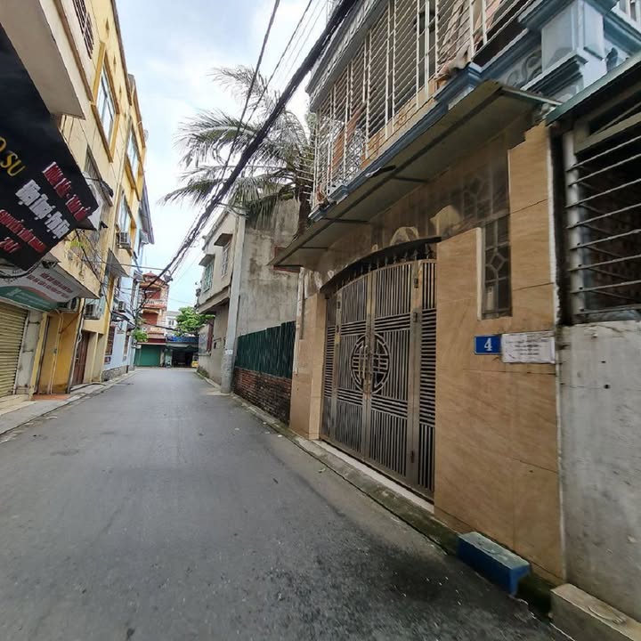 Nhà 3 tầng Đông Dư, Gia Lâm 111m² giá 11.x tỷ - Vị trí vàng, giao thông thuận lợi!