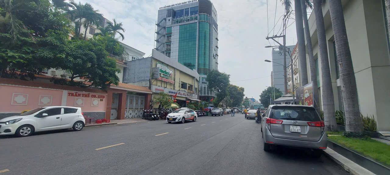 Nhà mặt tiền Út Tịch - Hoàng Việt 160m² giá 50 tỷ - Chính chủ bán gấp!