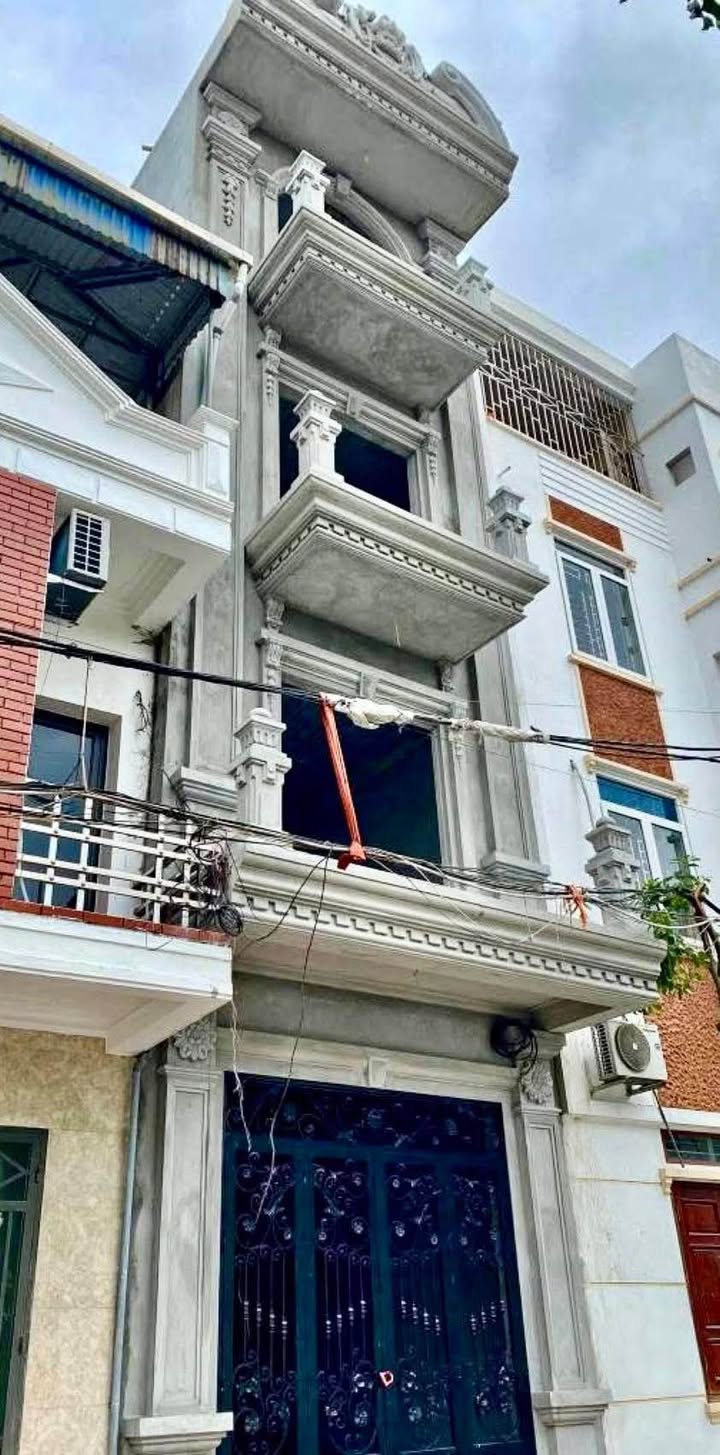 Bán nhà 4 tầng mặt đường Khu Đô Thị Bãi Viên, 52m² giá 4,x tỷ - Thiết kế tân cổ điển hiện đại!