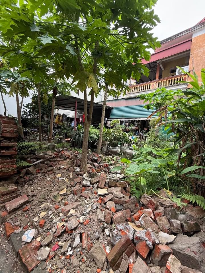 Đất nền Phường Xuân Phương 102m² giá 11.83 tỷ - Đầu tư hấp dẫn cho tương lai!