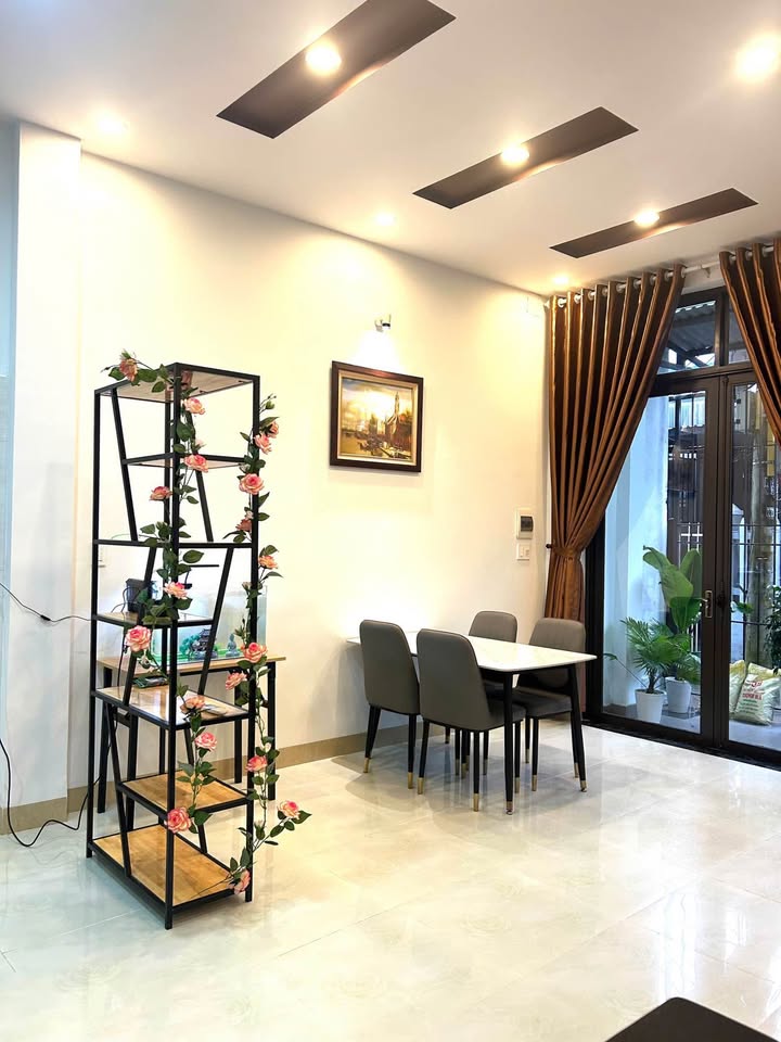 Nhà 2 tầng kiên cố tại Liên Chiểu, Đà Nẵng 73m² giá 4 tỷ - Vị trí đắc địa gần trung tâm!