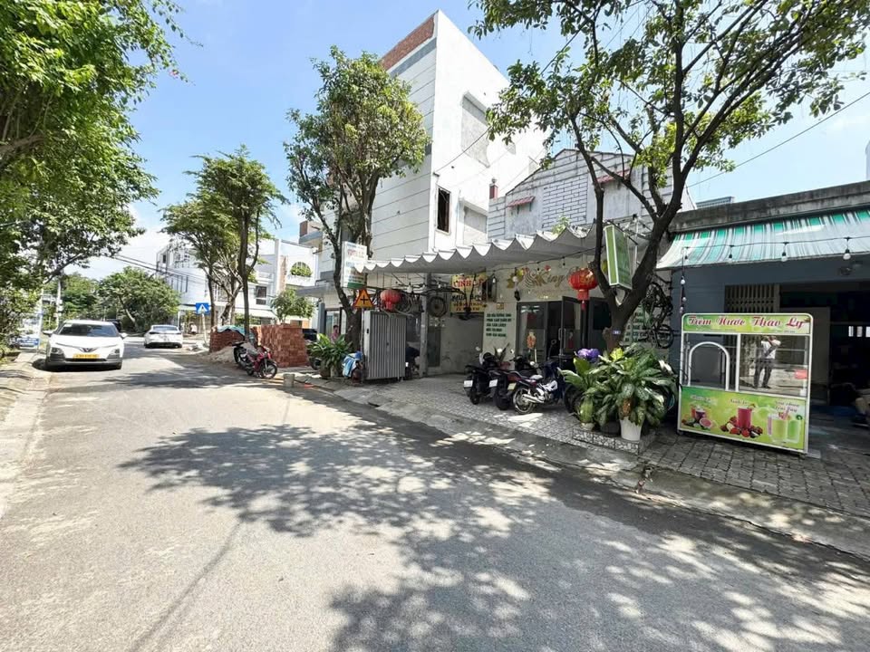 Đất mặt tiền Đinh Nhật Thận, Sơn Trà, Đà Nẵng 122m² giá 7.9 tỷ - Vị trí đắc địa, tiện ích đầy đủ!