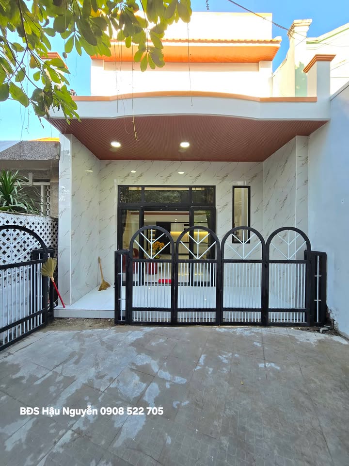 Nhà đẹp Cách Mạng Tháng 8 Đà Nẵng 76m² giá 3.7 tỷ - Hoàn thiện ngay, đầy đủ nội thất!