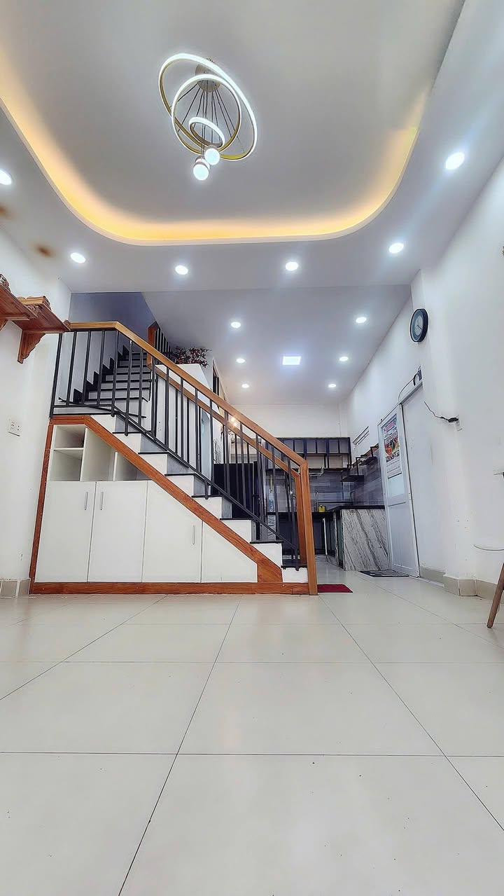 Nhà 2 Tầng Phường 25, Bình Thạnh 30m² giá 4.4 tỷ - Sẵn nội thất như hình