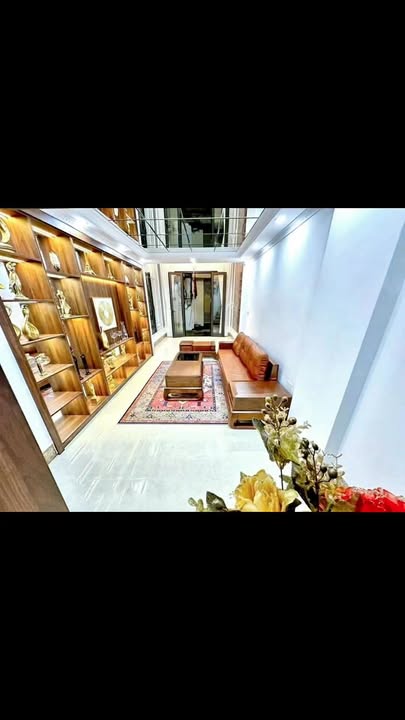 Nhà phố Giáp Nhất, 40m², 5 tầng - Nội thất sang trọng, gần Royal City!