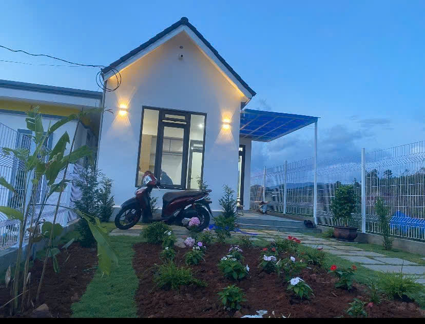 Nhà Mặt Đường Bê Tông Khu Dân Cư Mới Làng Châu Âu 155m² giá 2.5 tỷ - Pháp lý minh bạch, nội thất đầy đủ!