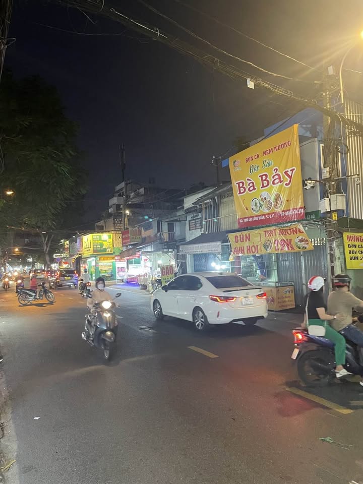 Nhà mặt tiền 3 tầng Quận 11 - 40m² giá 5.3 tỷ - Cơ hội đầu tư sinh lời!