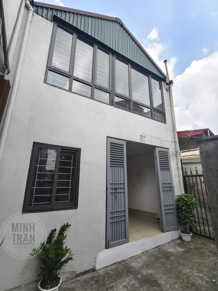 Nhà 2 tầng Yên Mỹ, Thanh Trì 40m² giá 4.x tỷ - Sổ đỏ chính chủ, view hồ đẹp!