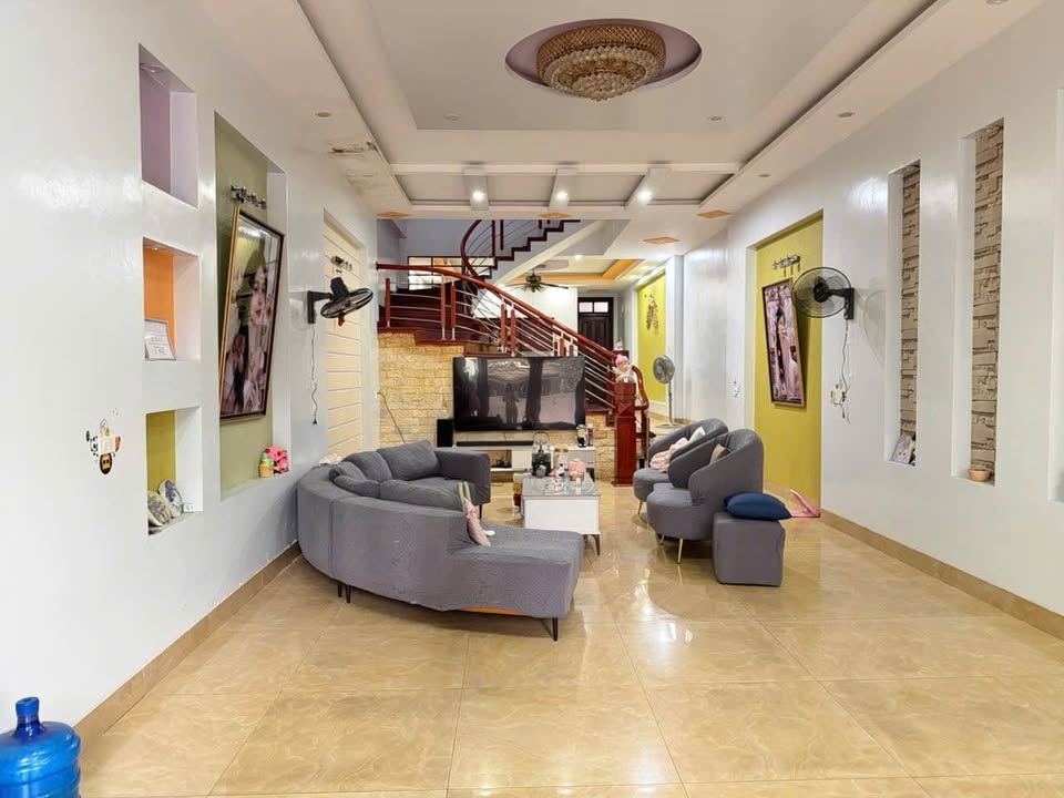 Nhà 3 tầng đường Lê Văn Hưu, 100m² giá 4 tỷ - Đầu tư sinh lời tại Lào Cai!