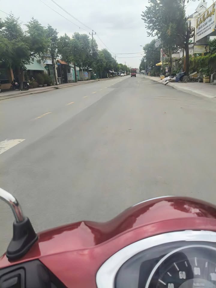 Nhà mặt tiền Nguyễn Văn Tuôi, Bến Lức, 171m² chỉ 6.7 tỷ - Đầu tư sinh lời!