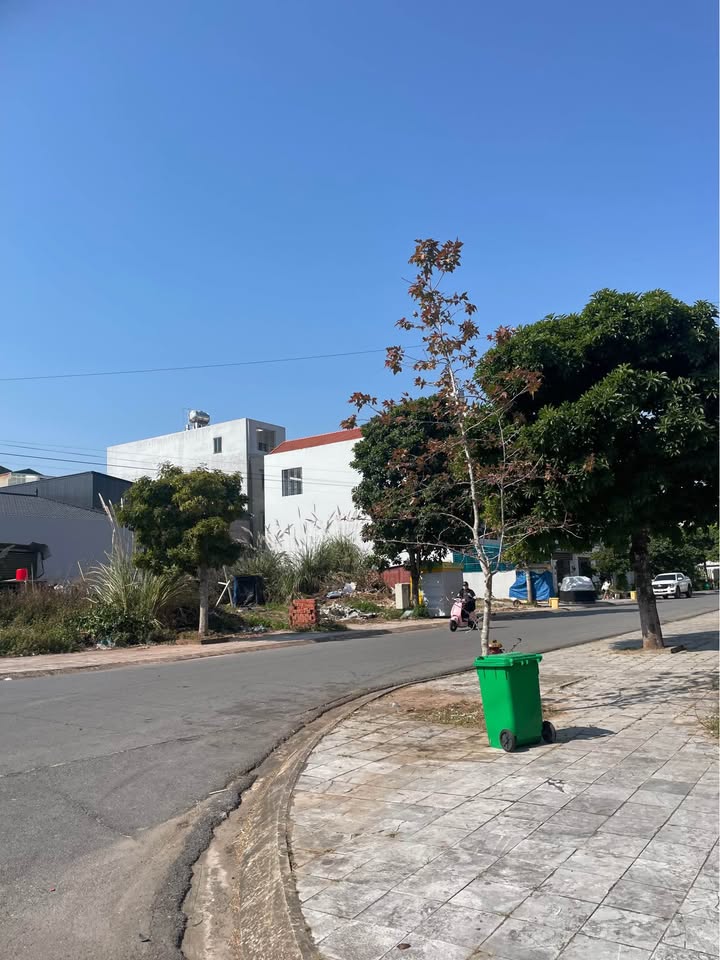 Townhouse Nguyễn Khuyến 220m² giá thỏa thuận - Vị trí đẹp, phong thủy tốt!