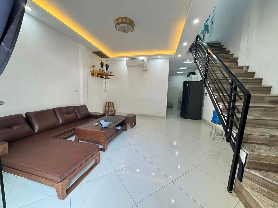 Nhà cho thuê KDC số 3, TP Bắc Giang 3PN giá 5 triệu - Nội thất đầy đủ, ô tô để thoải mái!