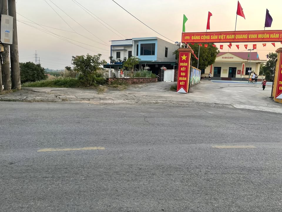 Đất 3 mặt thoáng tại Nhà Văn Hóa Khu 10, Thanh Sơn 300m² - Giá cả thương lượng!