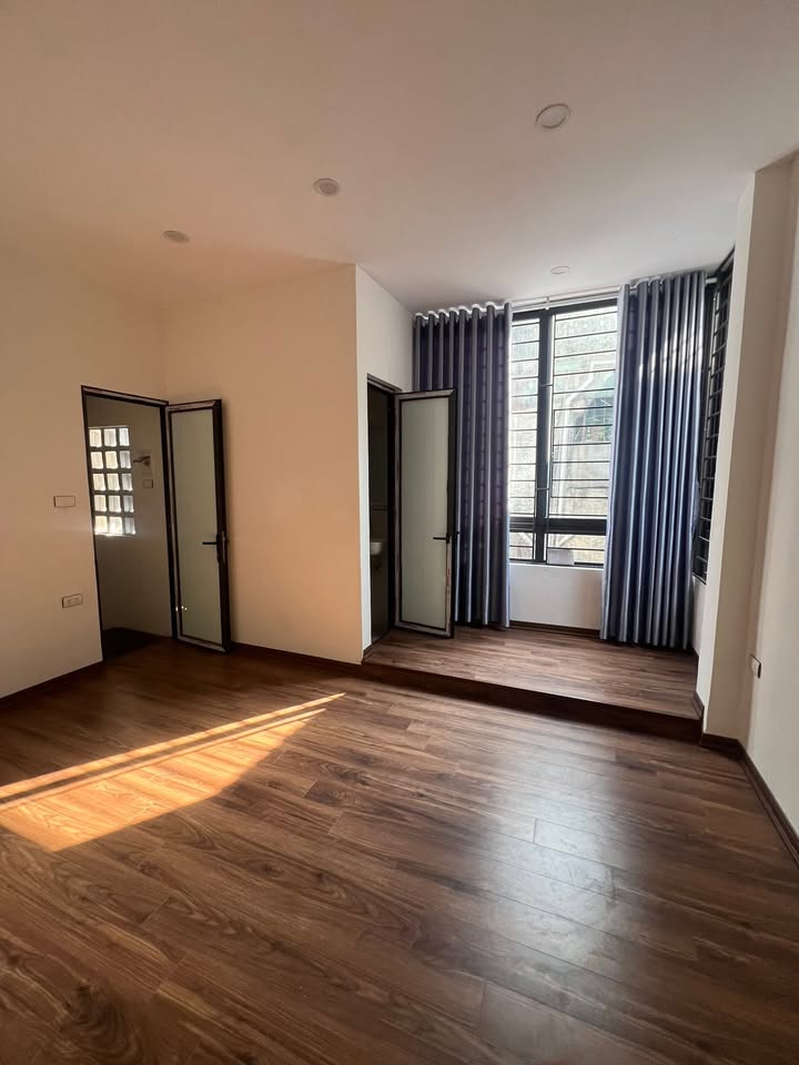 Nhà riêng lô góc 24m² tại Thanh Xuân - Giá chỉ 5 tỷ, cực thoáng sáng!