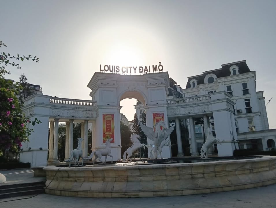 Căn hộ Louis Đại Mỗ 100m² giá 28 tỷ - Nhà đẹp đón Tết với view vườn hoa!