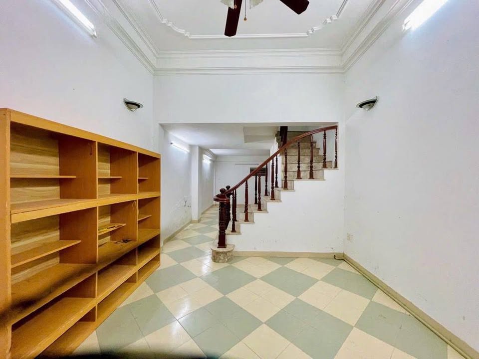 Nhà phố Cầu Giấy 52m² giá 12 tỷ - Đầu tư sinh lời hấp dẫn!
