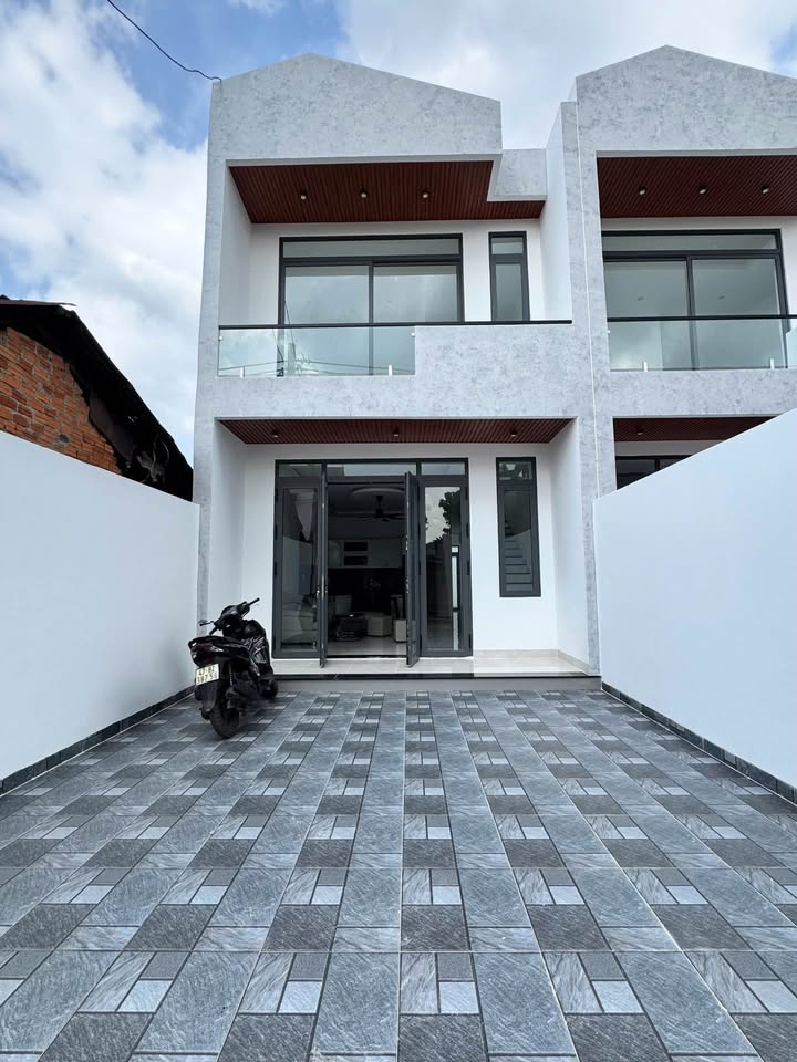 Nhà riêng Mê Thôn 2, Huyện M'Đrắk, 105m² giá 3.5 tỷ - Ô tô vào tận nhà!