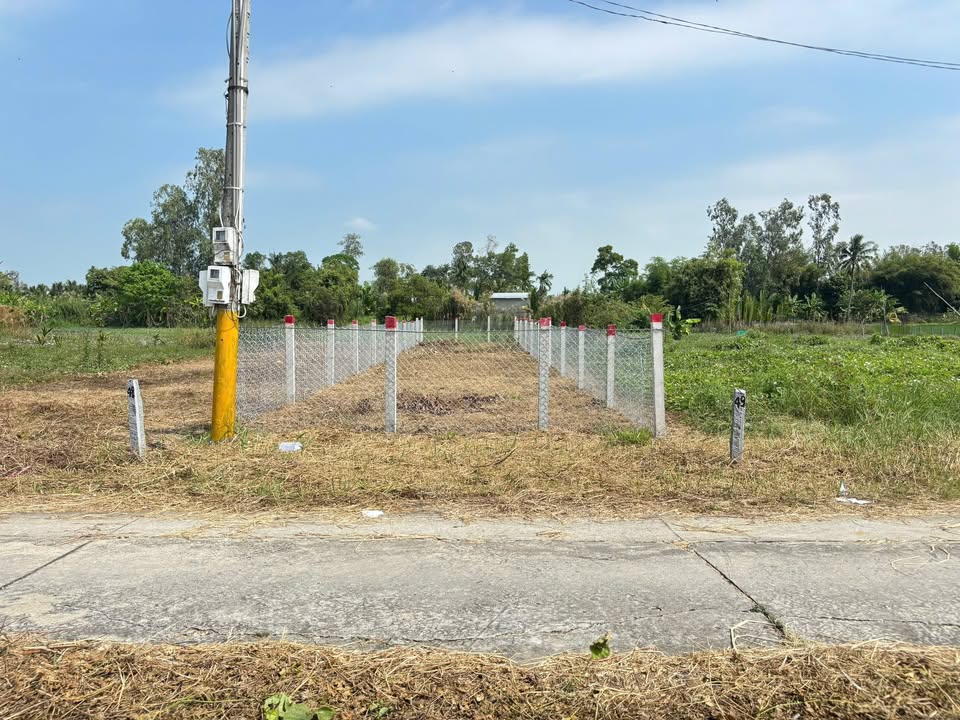 Bán đất Thạnh Lộc 245m² giá 600 triệu - Mặt tiền kinh doanh thuận lợi!