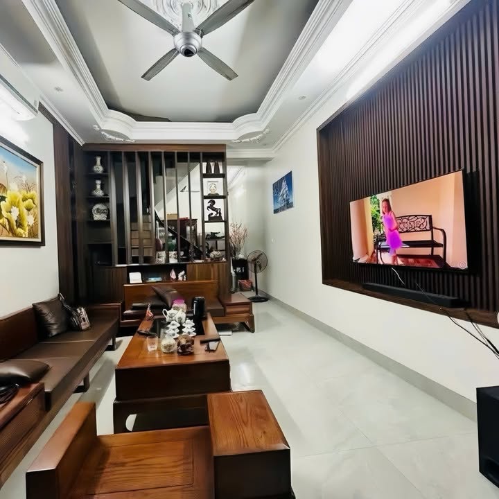 Nhà lô góc Tây Mỗ 35m² giá 6 tỷ - Ô tô đỗ cửa, đầy đủ nội thất!