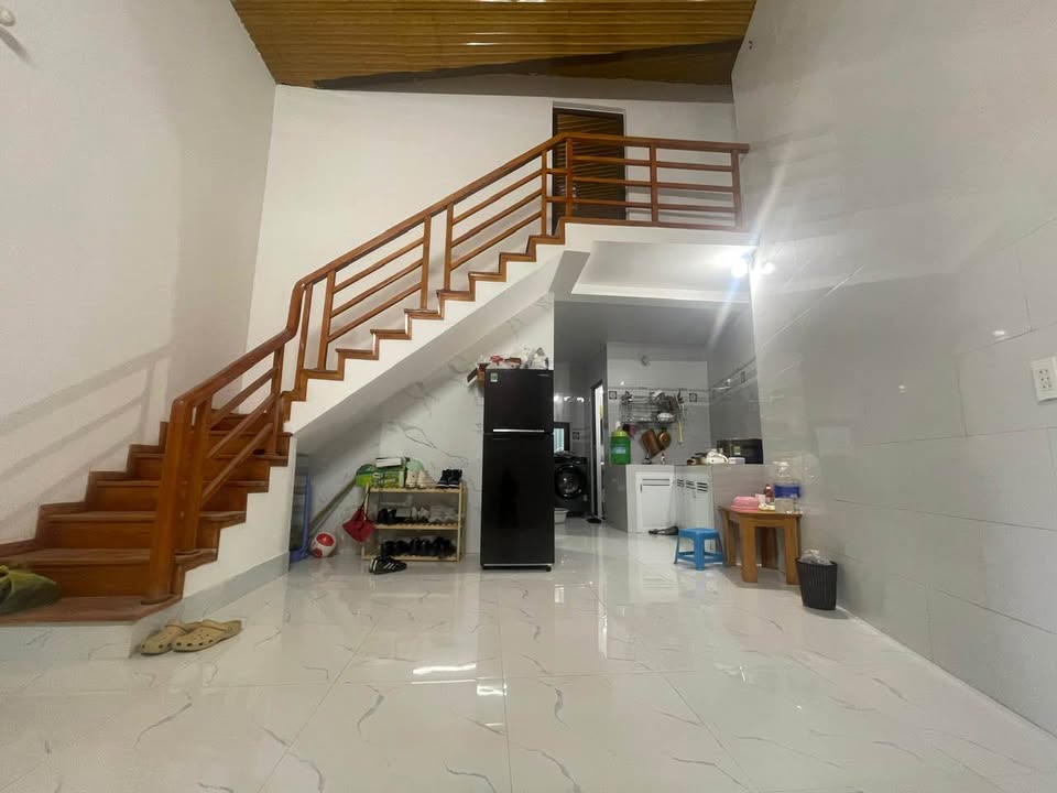 Nhà đẹp Trại Mát, Đà Lạt 48m² giá 980 triệu - Hướng Đông Nam, thông thoáng!