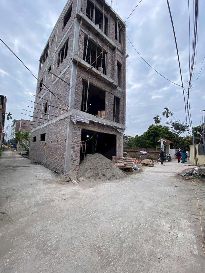 Nhà mới xây độc lập tại Đại Thành 220m² giá 5 tỷ - Thiết kế ô tô cất trong nhà!