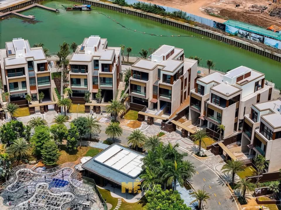 Biệt thự The Rivus Quận 9 650m² giá 195 tỷ - Thiết kế độc bản và hồ bơi riêng!