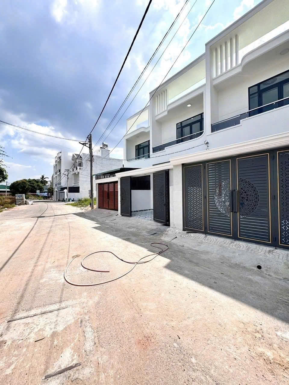 Nhà lầu 90m² gần Đồng Khởi giá 699 triệu - Sổ riêng, tiện nghi đầy đủ!