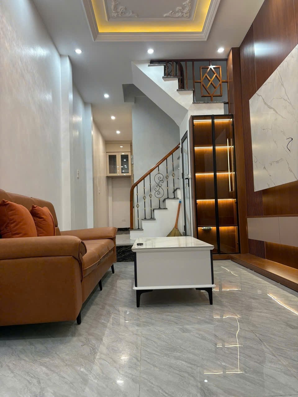 Bán nhà phố cổ Hà Đông 35m² giá 12.5 tỷ - Ô tô đỗ cửa, thang máy hiện đại!