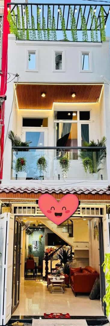 Nhà phố 2 lầu Phường Thạnh Lộc, Quận 12, 41.7m² chỉ 1.8 tỷ - Sổ hồng riêng chính chủ!