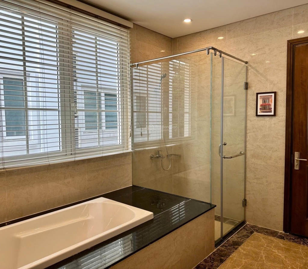 Biệt thự Vinhomes Riverside 385m² giá 196 triệu - Sẵn sàng vào ở ngay!