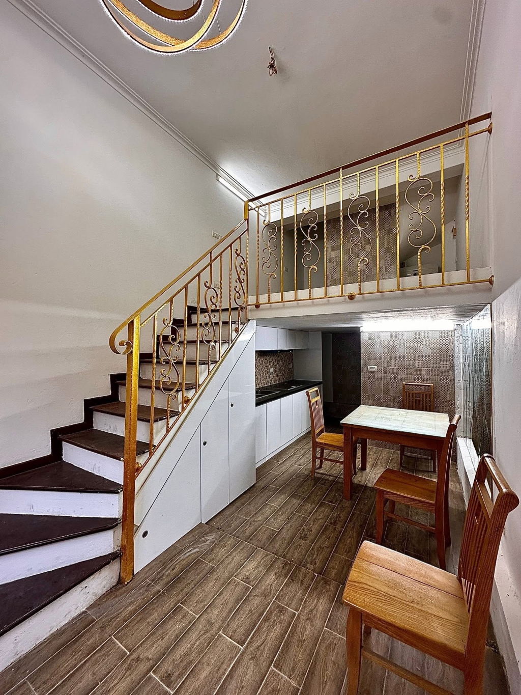 Bán nhà Đống Đa 23m² giá 5.8 tỷ - Ngõ rộng, tiện ích đầy đủ!