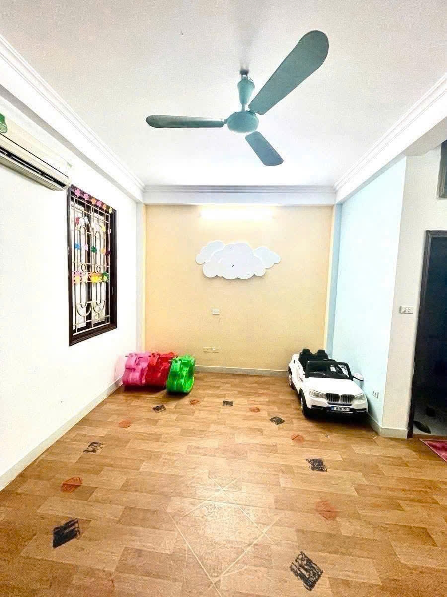 Nhà mặt phố Láng Trung Đống Đa 48m² giá 22.9 tỷ - Kinh doanh sầm uất lô góc