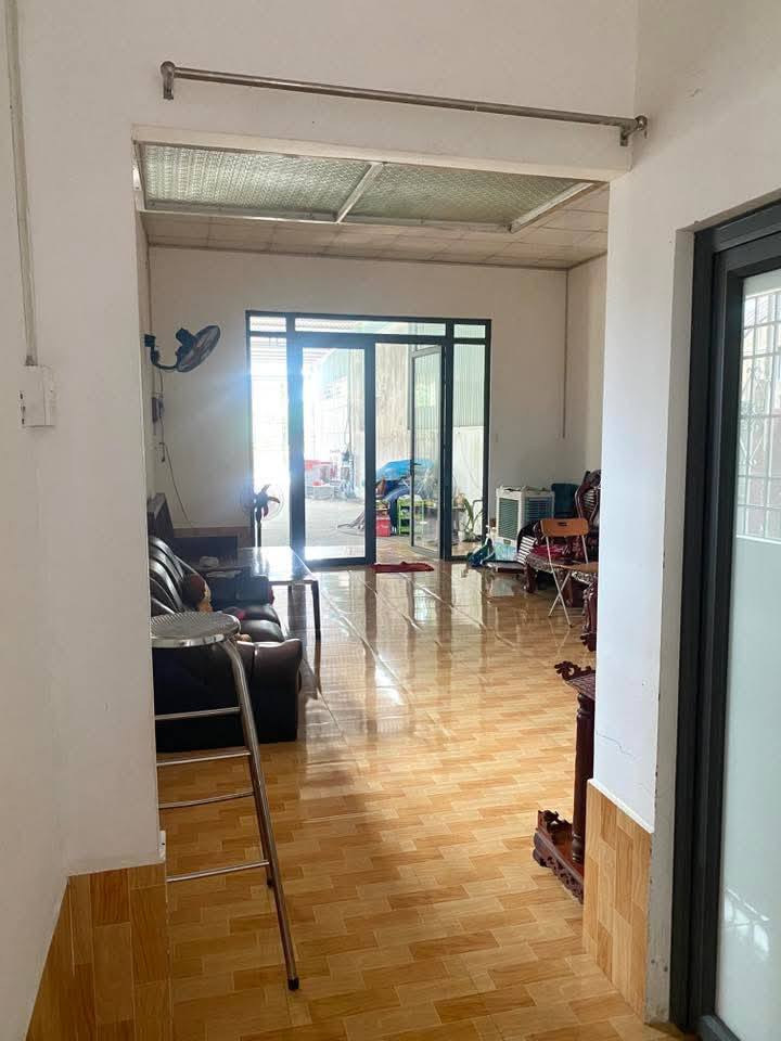 Nhà mặt tiền QL1A, ấp Tân Tạo, 513m² giá 3.x tỷ - Cơ hội đầu tư hấp dẫn!