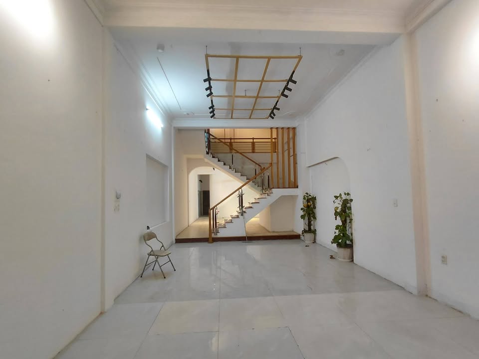Cho thuê nhà 3 tầng Hòa Cường Bắc Đà Nẵng 120m² giá 22 triệu - Phù hợp làm văn phòng!