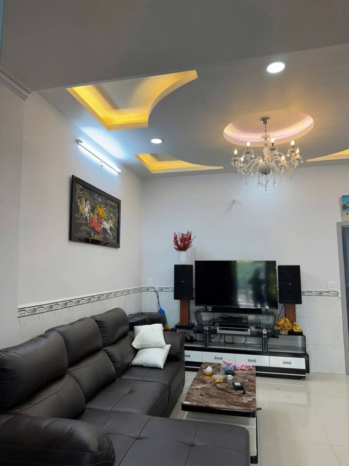 Nhà nguyên căn 95m² tại Rạch Cái Sơn, Long Xuyên - Full nội thất, giá chỉ 5 triệu/tháng!